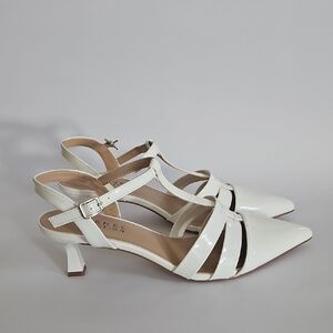 NEW Journee Jazlynn Ankle T Strap Kitten Heel Pump Size 10